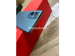 Oneplus 9 pro all accessories 7 month old good condition