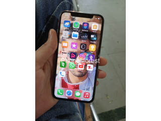 Iphone x white colour 64gb bettry health 74 persent and 101%condistion