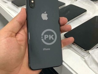 IPhone X 64GB (10/10 Set & Charger)